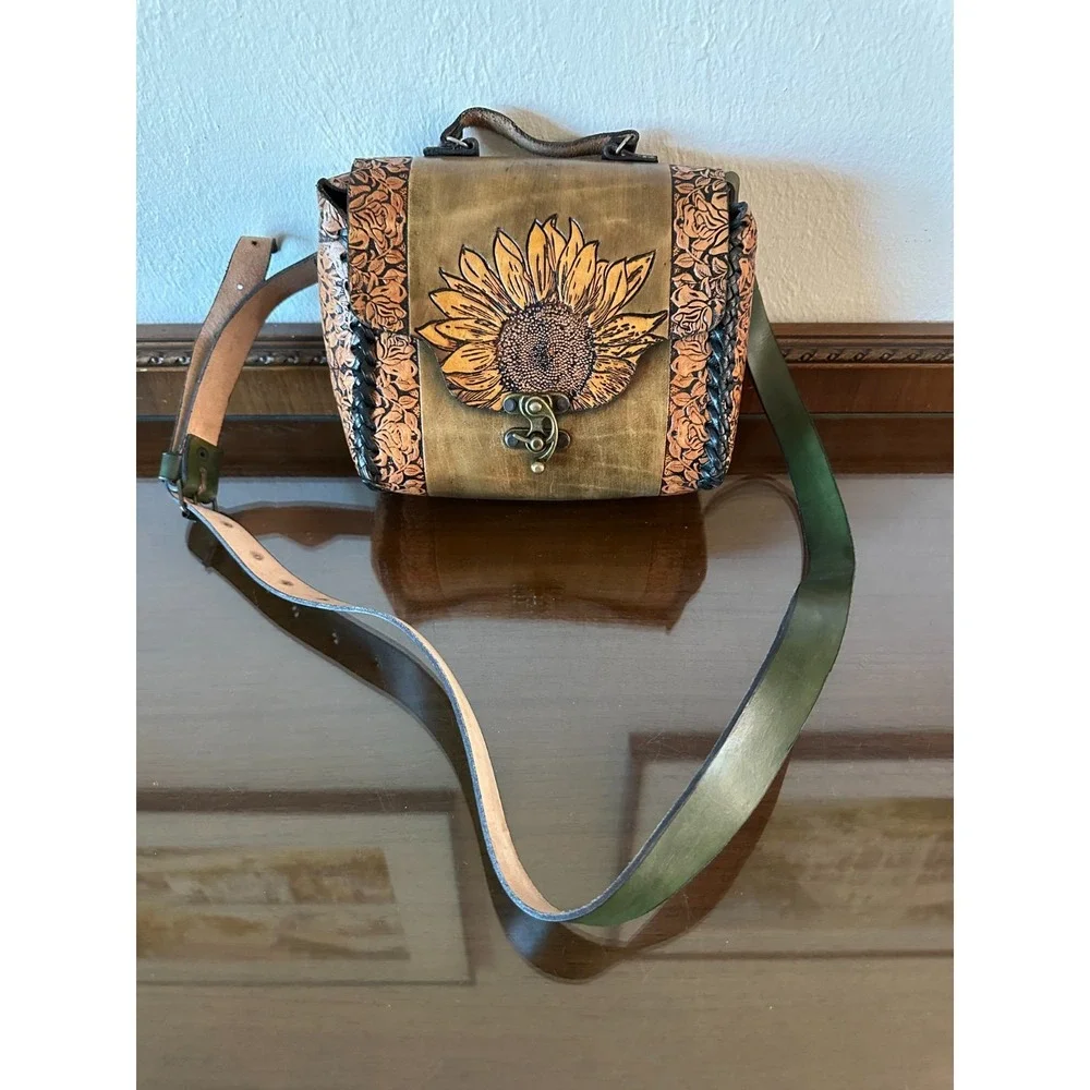 Vintage Hand-Tooled Embossed‎ Mexican Leather Sunflower Purse Handmade Handbag